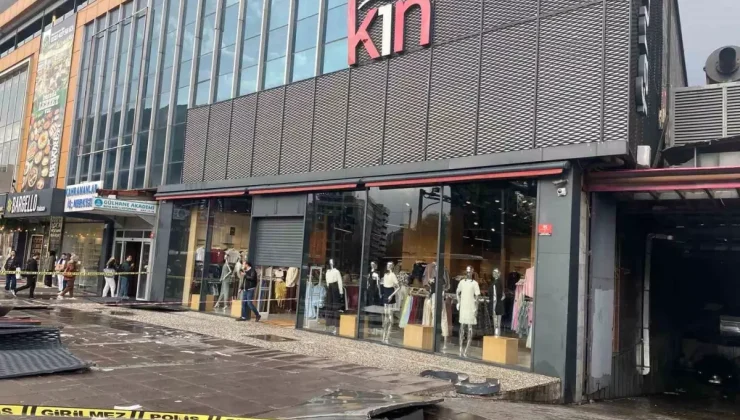 Ankara’da fırtına mağaza tabelasını caddeye savurdu