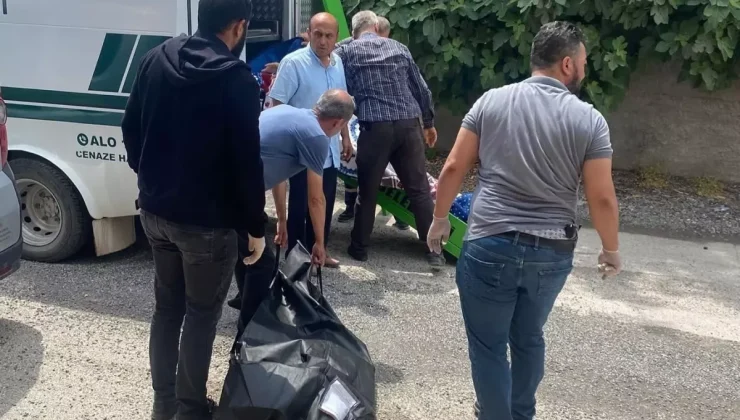 Annesini önce dövüp, sonra boğarak öldüren cani evlat tutuklandı