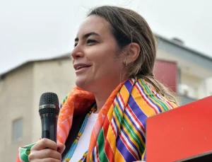 Ayyüce Türkeş’e babası Alparslan Türkeş’in kabrinde saldırı