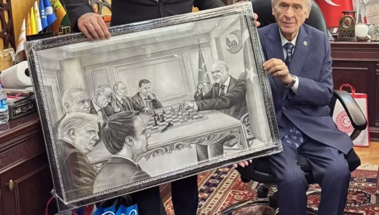 Bahçeli’ye dikkat çeken hediye! Tüm liderleri mat etti