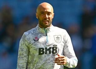 Burnley, Redmond ile yollarını ayırdı!