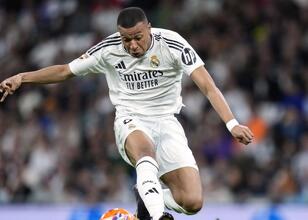 Emmanuel Petit: ‘Mbappe için garip bir sezon oldu’