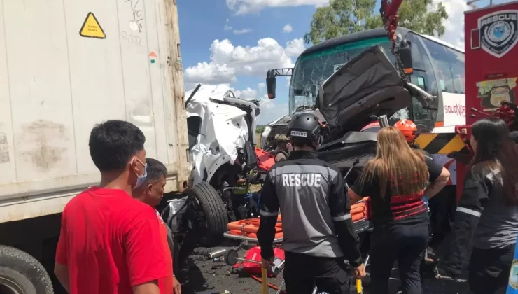 Filipinler’de otobüs kazasında 10 kişi hayatını kaybetti