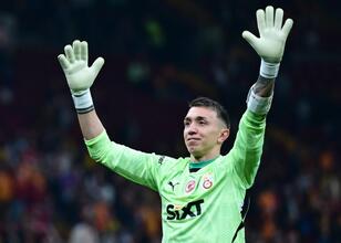 Muslera’dan çifte kupayla veda!
