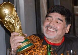 Yıldız Tilbe’den şaşırtan Maradona paylaşımı!